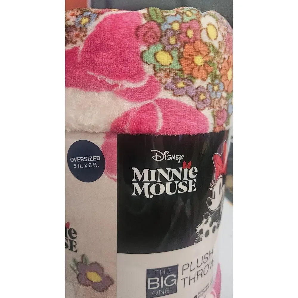 Large Oversized Super Soft Plush Throw Blanket 60x72 NWT Minnie Mouse Disney